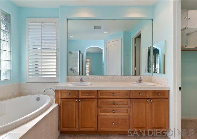 MLS #250035120SD image #18