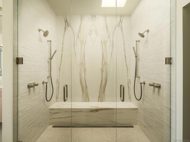 2841 Bayside Walk, San Diego CA: https://media.crmls.org/mediaz/801feb49-0340-463e-8316-3c09e6fe272f.jpg