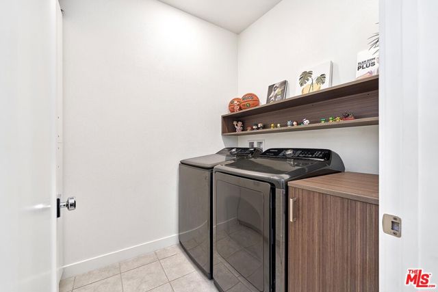 12008 Turnleaf Avenue, Whittier CA: https://media.crmls.org/mediaz/801feb7e-2355-464e-803c-f080c6ac4611.jpg