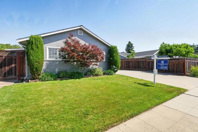 511 Marine View Avenue, Belmont CA: https://media.crmls.org/mediaz/80203561-0147-4776-be9e-c747cee5e490.jpg
