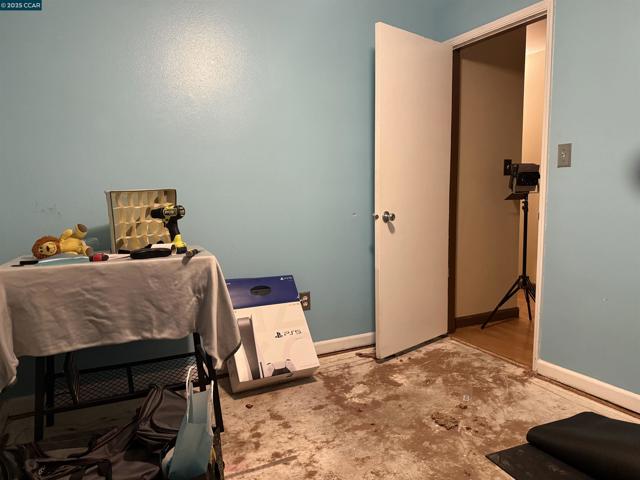 2306 River Ct, Delano CA: https://media.crmls.org/mediaz/80204cd9-a8ee-4cf5-adff-d5d4f54bad34.jpg