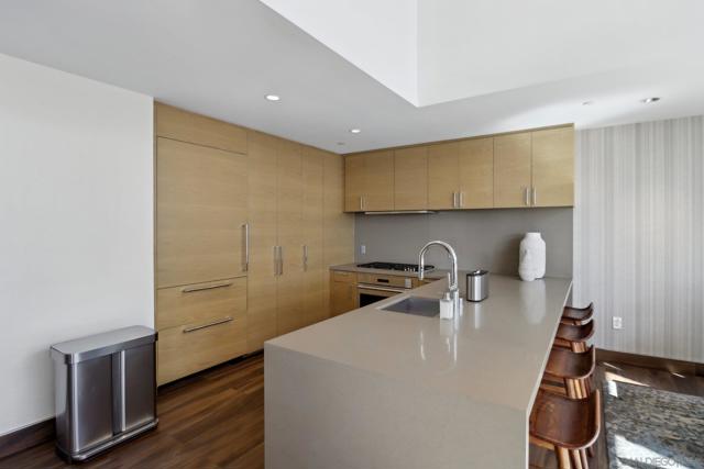888 W E St, San Diego CA: https://media.crmls.org/mediaz/8020821f-f8d4-42c0-bbc8-4181bdd0ee3f.jpg