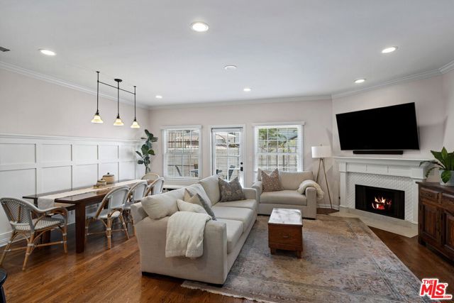 1121 Princeton Street, Santa Monica CA: https://media.crmls.org/mediaz/802291de-6b73-41e3-b231-129fb8fbcdcd.jpg
