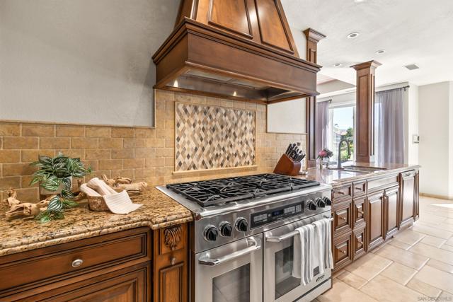 Image 18 of 61 For 17941 Vista Lomas Dr