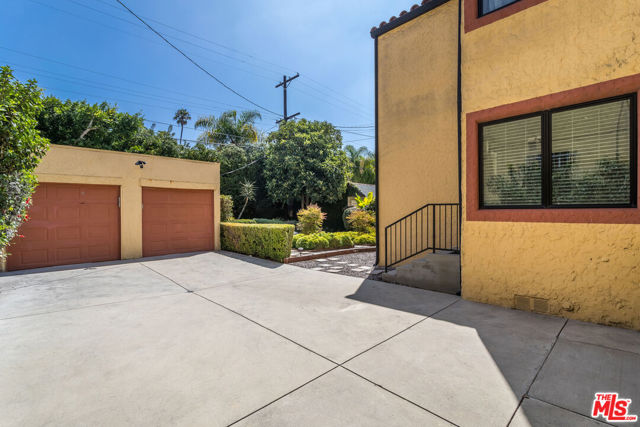 122 Harper Avenue, Los Angeles, California 90048, ,Multi-Family,For Sale,Harper,24432915