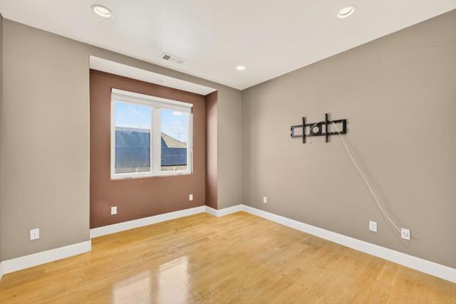 1043 Locust Street, San Jose CA: https://media.crmls.org/mediaz/80233c88-0c01-447c-ad16-9559bf1bc33f.jpg