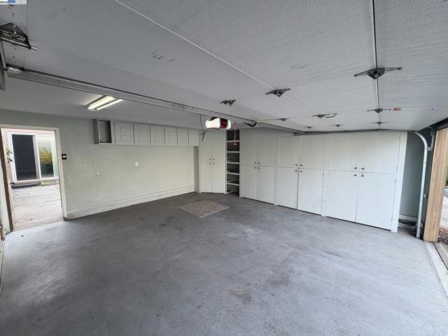 3315 Willis Lane, Alameda CA: https://media.crmls.org/mediaz/80235243-203c-46f1-b65e-d769edceacee.jpg