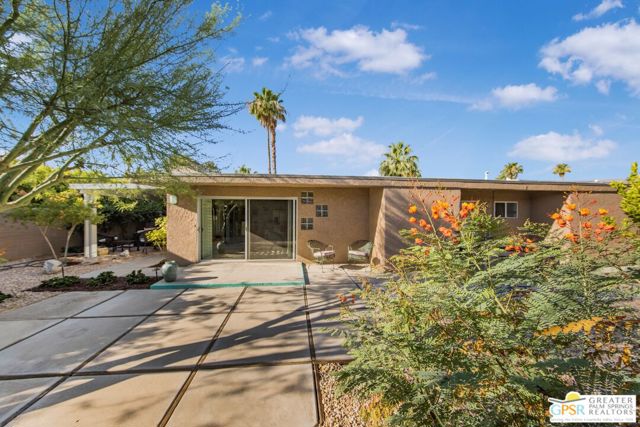 73940 Mountain View Avenue, Palm Desert CA: https://media.crmls.org/mediaz/8023e870-b4c6-4782-b38b-7a9b8e02bdf2.jpg