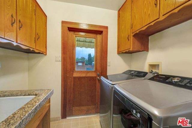 7231 Vanalden Avenue, Reseda CA: https://media.crmls.org/mediaz/802401ed-e9a3-41e1-9665-16794ebb6fbd.jpg