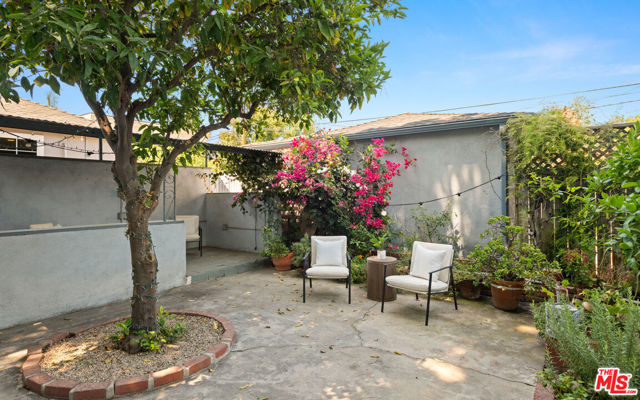 11419 Charnock Road, Los Angeles CA: https://media.crmls.org/mediaz/80242eef-ef95-44f9-8456-21fd17b603dc.jpg