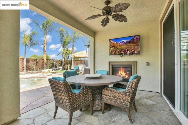 8065 Westport Circle, Discovery Bay CA: https://media.crmls.org/mediaz/8024e064-6b3c-4509-bc2c-299623baf620.jpg