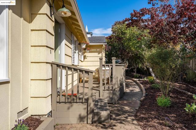 7249 Blake St., El Cerrito CA: https://media.crmls.org/mediaz/802601a8-612d-4cad-b3bf-87259b33512b.jpg