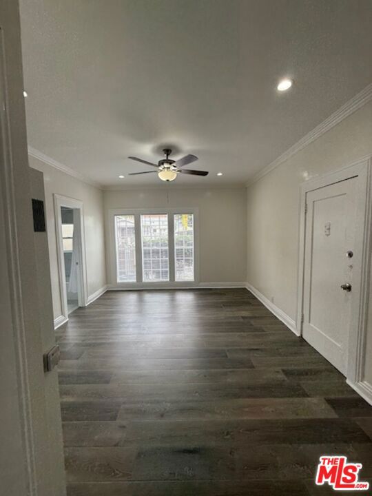 5522 Sierra Vista Avenue, Los Angeles CA: https://media.crmls.org/mediaz/80275a9e-a938-4977-b86f-b47e7dbed639.jpg