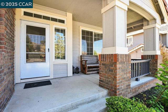 7016 Molluk Way, Clayton CA: https://media.crmls.org/mediaz/80285b06-bc37-4c2d-be5c-3fd0ce0fc07a.jpg