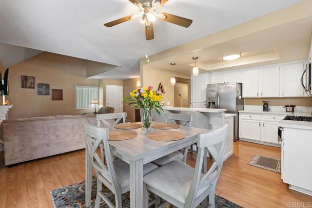 Detail Gallery Image 17 of 46 For 325 N Melrose Dr #a,  Vista,  CA 92083 - 2 Beds | 2 Baths