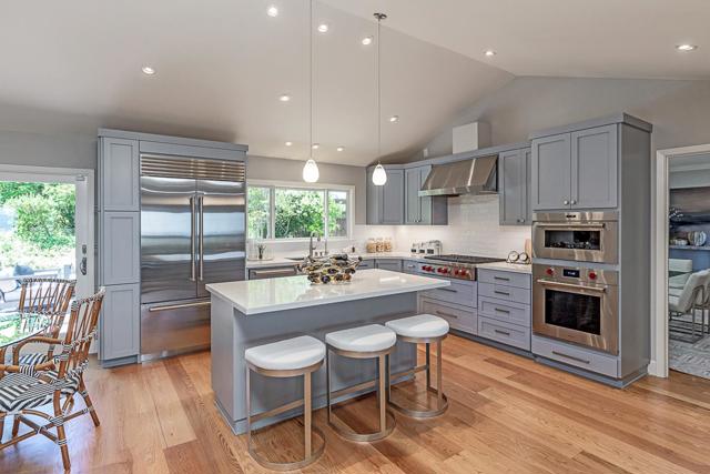 13038 Vista Del Valle Court, Los Altos Hills CA: https://media.crmls.org/mediaz/80298c51-b214-45f5-bce4-d6ad78ff0453.jpg