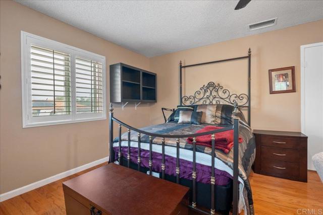 Detail Gallery Image 13 of 23 For 1943 Belmore Ct, El Cajon,  CA 92020 - 5 Beds | 2/1 Baths