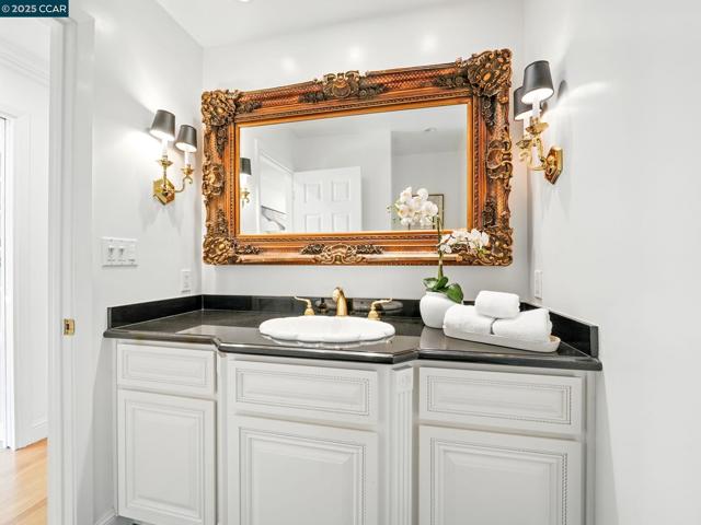 1804 Piedras Circle, Alamo CA: https://media.crmls.org/mediaz/8029ef80-a795-4d41-9910-e67744da9f82.jpg