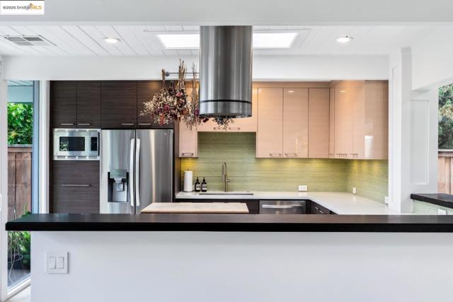 4003 Santa Fe CT, Concord CA: https://media.crmls.org/mediaz/802af9c1-1aea-412c-b746-b3867eeb0cbf.jpg