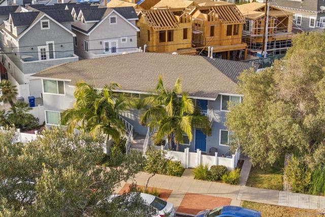 850 856 Olive Avenue, Coronado CA: https://media.crmls.org/mediaz/802b21db-b0de-4d7a-9c36-63087b89929f.jpg