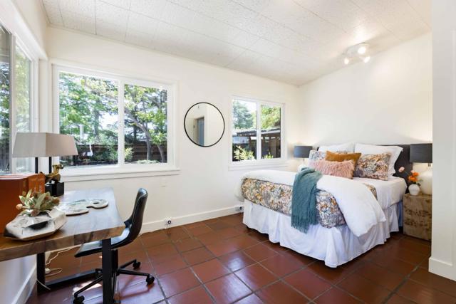876 Southampton Drive, Palo Alto CA: https://media.crmls.org/mediaz/802b2f36-214d-4940-8c42-eacdf7dd0a0c.jpg