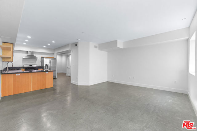 5232 Satsuma Avenue, North Hollywood CA: https://media.crmls.org/mediaz/802b6213-d0d1-494e-975a-6cd8577b82f9.jpg