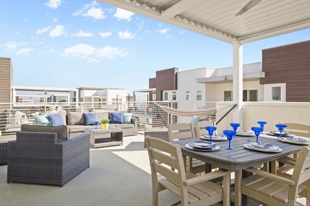 2035 Bravo Loop, Chula Vista CA: https://media.crmls.org/mediaz/802b9b3b-4cd0-44f0-83e4-d0c396c5a417.jpg