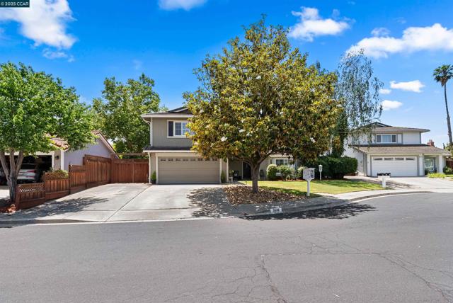 3628 Portsmouth Ct, Pleasanton CA: https://media.crmls.org/mediaz/802bd27d-396a-42b9-99f1-99264cf3f556.jpg