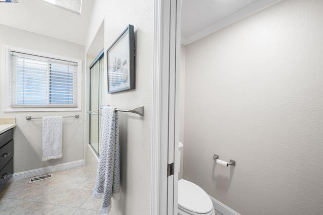 639 Canyon Crest Rd East, San Ramon CA: https://media.crmls.org/mediaz/802c1cc1-7bb3-4f26-9f84-d8b29e3ef10b.jpg