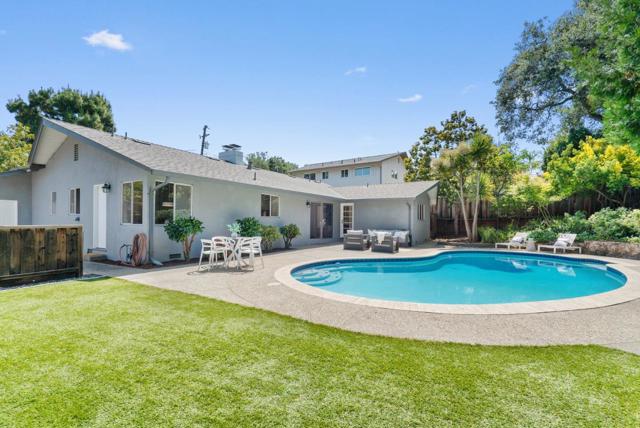 2050 Wooded Glen Drive, Los Altos CA: https://media.crmls.org/mediaz/802c2fa3-dba7-4c41-a6a0-58f4a558cdc9.jpg