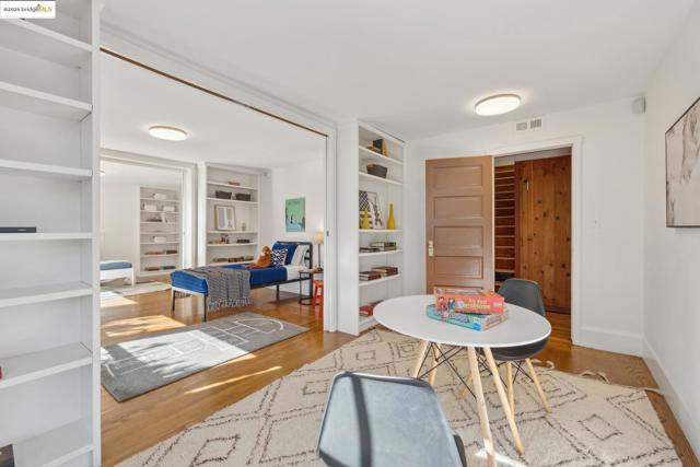 2671 Shasta Rd, Berkeley CA: https://media.crmls.org/mediaz/802c8016-a226-4127-97d4-ebf724602de7.jpg
