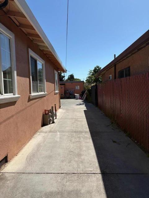 255 S 24th Street, San Jose CA: https://media.crmls.org/mediaz/802c9388-8699-4fdb-8c4c-c8d71df9860b.jpg