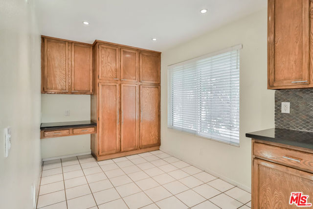 768 Aileen Street, Camarillo CA: https://media.crmls.org/mediaz/802cadb0-978e-4750-a427-5009a41ece90.jpg
