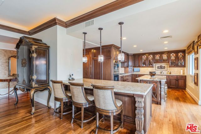 1 W Century Drive, Los Angeles CA: https://media.crmls.org/mediaz/802d085b-c240-4336-990b-31e5f39697a8.jpg