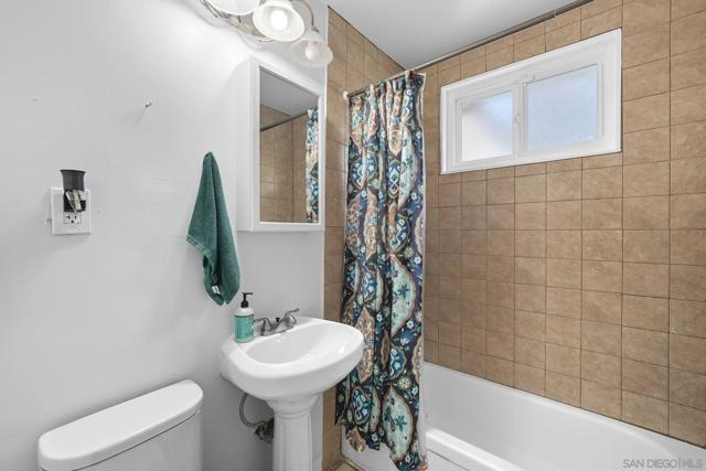 321 North Lane, El Cajon CA: https://media.crmls.org/mediaz/802d4097-2de7-49fa-a094-7cf9b450d098.jpg