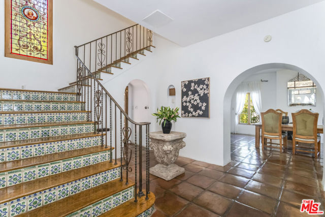 7825 Hillside Avenue, Los Angeles CA: https://media.crmls.org/mediaz/802dd713-ec5d-4375-ac86-38c8233d247b.jpg