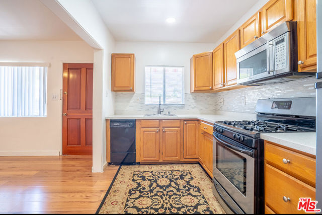 1240 Lodi Place, Los Angeles CA: https://media.crmls.org/mediaz/802e0684-f64c-4e0a-9e72-170278b7cad6.jpg
