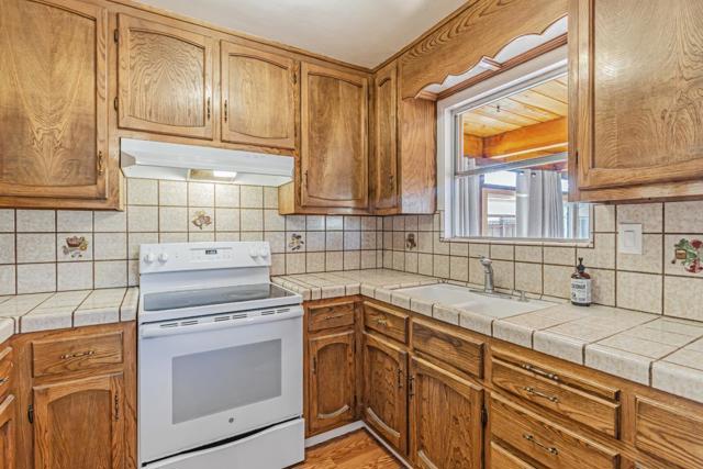 624 Filbert Street, Half Moon Bay CA: https://media.crmls.org/mediaz/802fa69e-0a0e-4534-bf07-088d348a9b09.jpg