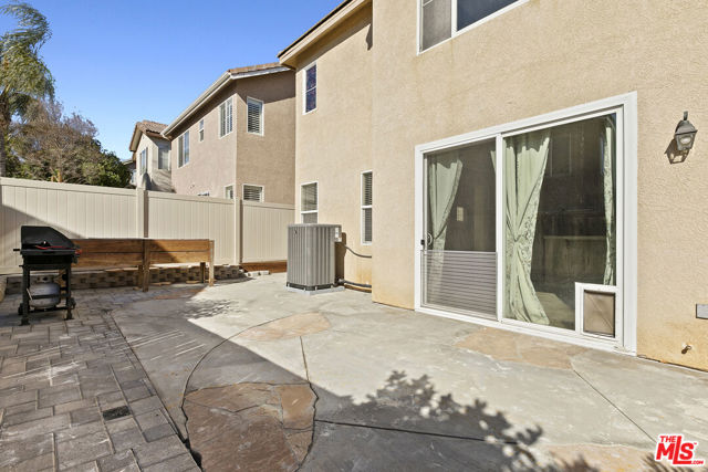30319 Cedar Oak Lane, Castaic CA: https://media.crmls.org/mediaz/802fe3bb-7c07-438f-b7c9-00a2fd8e262b.jpg