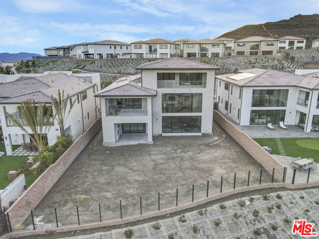 11848 N Hillsborough Lane, Porter Ranch CA: https://media.crmls.org/mediaz/8030059f-434e-4d8b-8aaf-deb44d0f80da.jpg