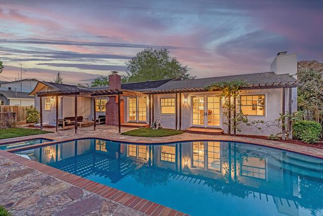 1532 Meadow Lane, Mountain View CA: https://media.crmls.org/mediaz/8030b9ab-05f2-4dd5-969d-8ee510451e57.jpg