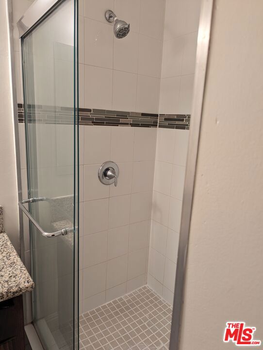 633 N Sweetzer Avenue, West Hollywood CA: https://media.crmls.org/mediaz/80313207-64b3-4d78-8225-8c97b2c12860.jpg