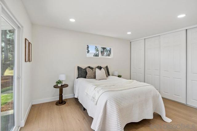 8313 Carlton Oaks Dr, Santee CA: https://media.crmls.org/mediaz/8031923c-b2e0-41bf-b15c-ff5fa9715390.jpg