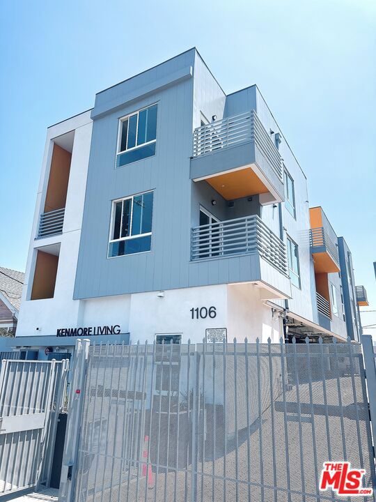 1106 S Kenmore Avenue, Los Angeles CA: https://media.crmls.org/mediaz/8031a9c0-e288-47a7-93af-6a6c526b96ff.jpg