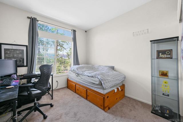 12662 Springbrook Dr, San Diego CA: https://media.crmls.org/mediaz/8031f076-9d75-4510-97a6-f930a3e5c3dd.jpg