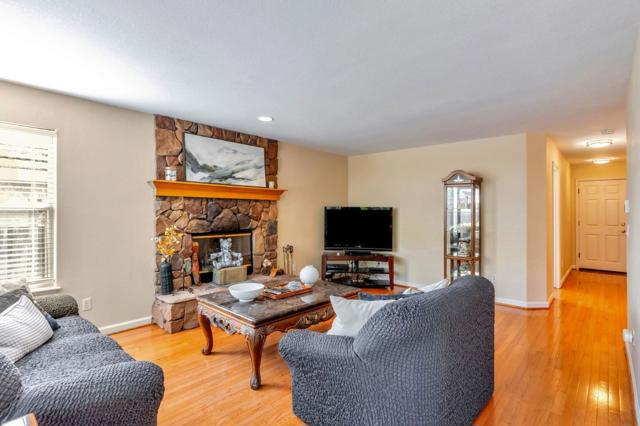 291 Wright Avenue, Morgan Hill CA: https://media.crmls.org/mediaz/80323113-6d0e-47f3-9eb4-1fb5ca4532ba.jpg