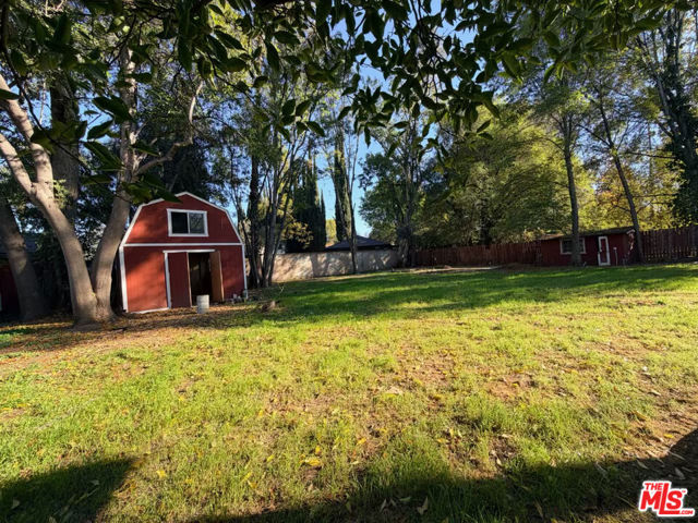 5952 Lubao Avenue, Woodland Hills CA: https://media.crmls.org/mediaz/8032c324-40fc-473b-8820-515803b16798.jpg