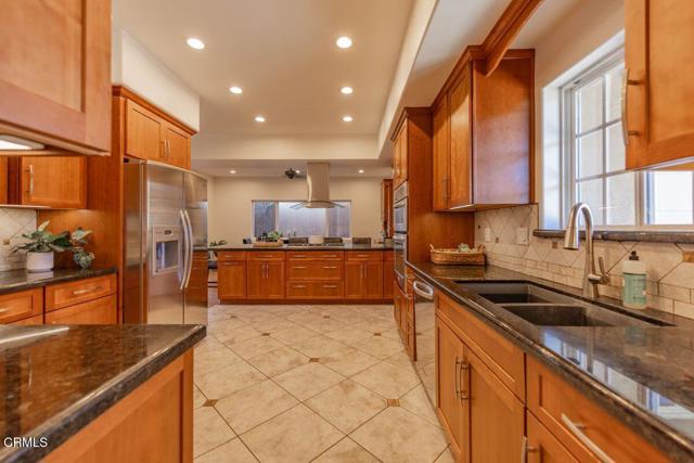 1035 Moreno Drive, Ojai CA: https://media.crmls.org/mediaz/8033114d-047b-4040-9565-6fca1fba8481.jpg
