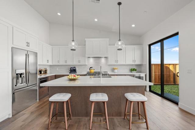 420 Maria, Hollister CA: https://media.crmls.org/mediaz/803321d4-2a22-4f44-8b1d-ca43d094c578.jpg