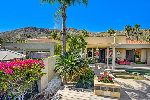 26 Alta Vista, Rancho Mirage CA: https://media.crmls.org/mediaz/80332db5-55cb-47f2-9c5b-46687d972d53.jpg